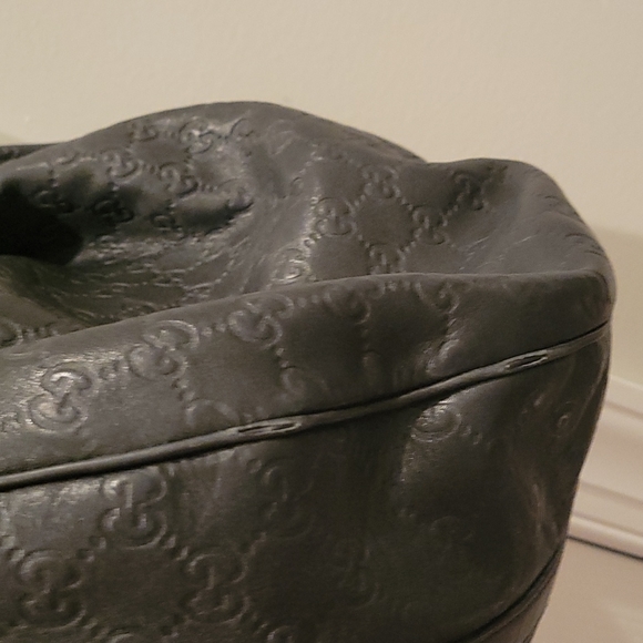 Authentic black Leather Gucci bag. - Picture 9 of 9